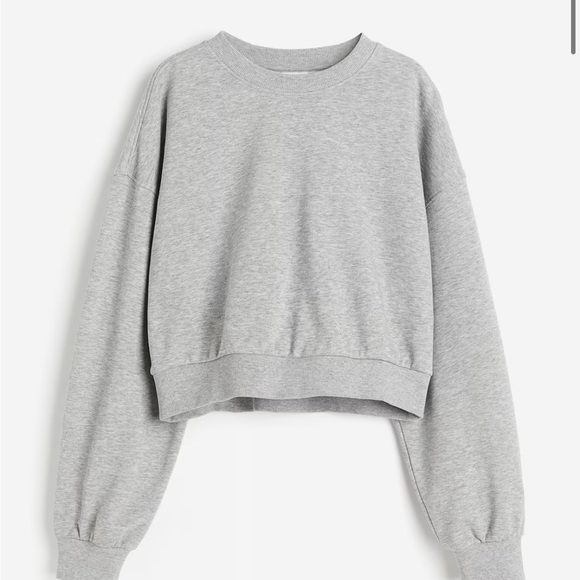 H&M S Ladies cropped short feathered Gray Crewneck Sweatshirt LS - Picture 1 of 10